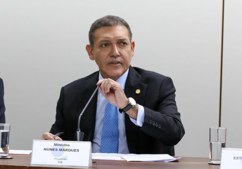 Imagem de TSE determina preservação de dados de anúncios contra Flávio Bolsonaro