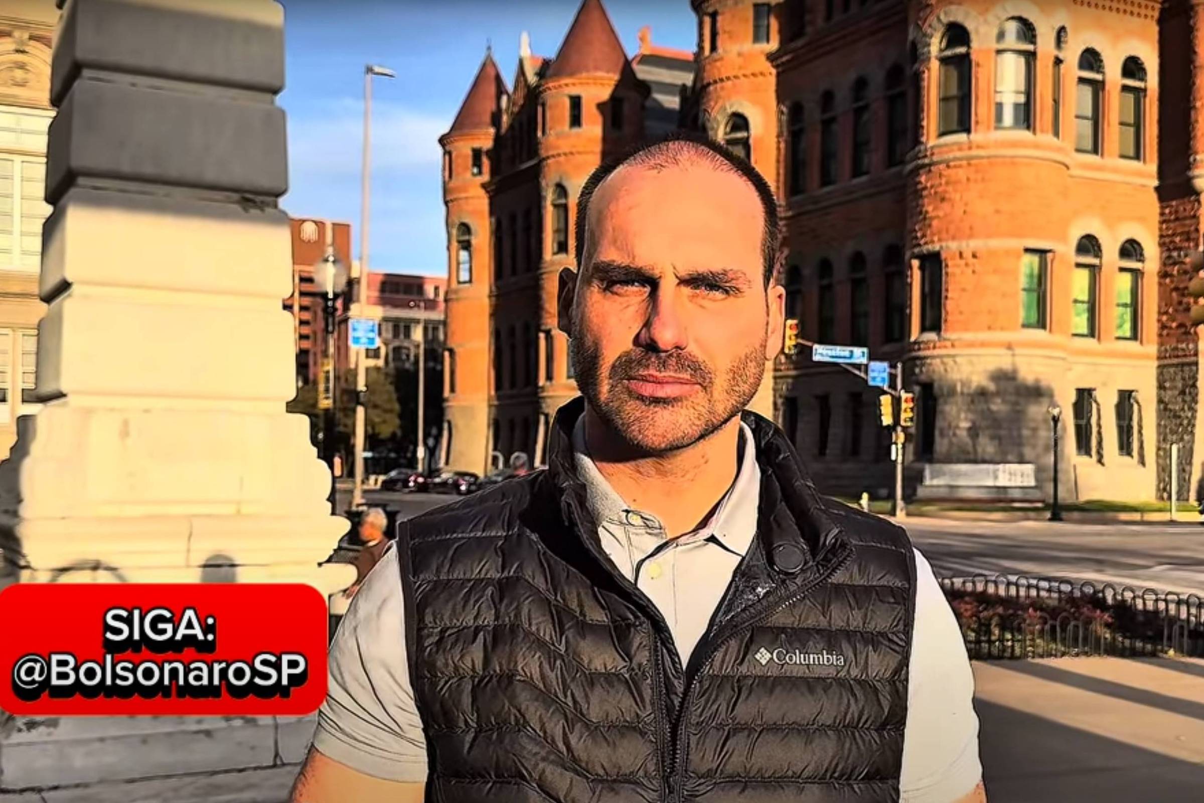 Imagem de “Você é a escória da nossa nação”, diz Eduardo Bolsonaro ao ex-comandante da FAB