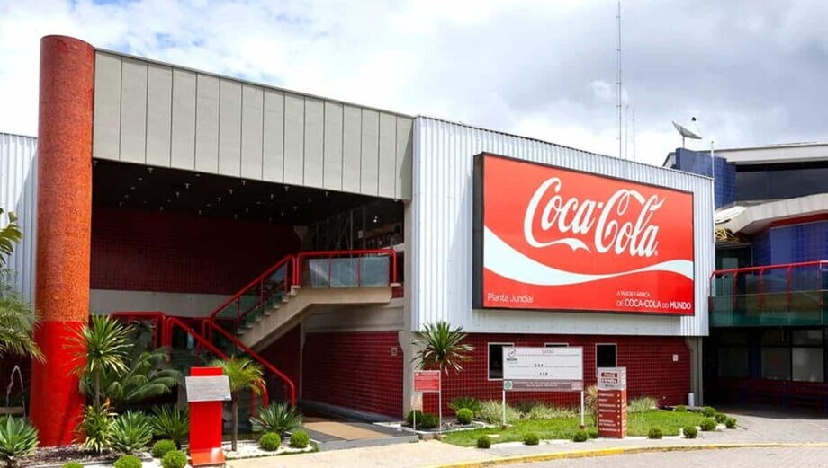 Imagem de Coca-Cola reage após ser cobrada pelos EUA por patrocinar evento com Alexandre de Moraes