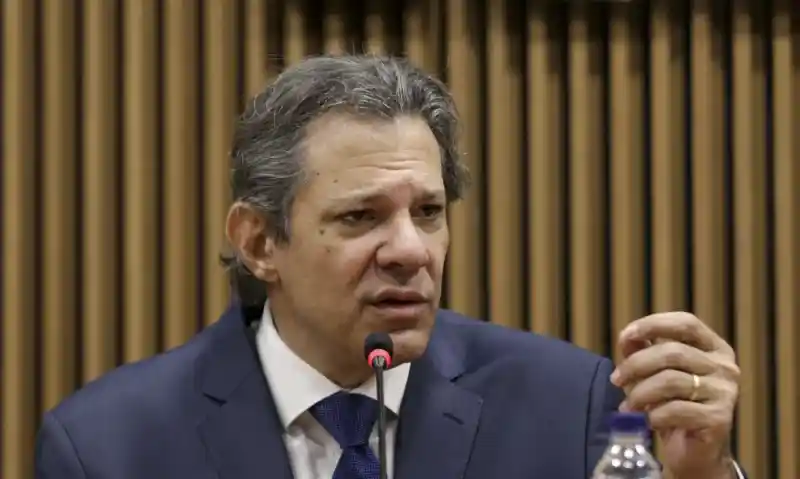 Imagem de Haddad tenta mais uma vez amenizar crise com EUA após sanção a Moraes e tarifaço contra produtos brasileiros