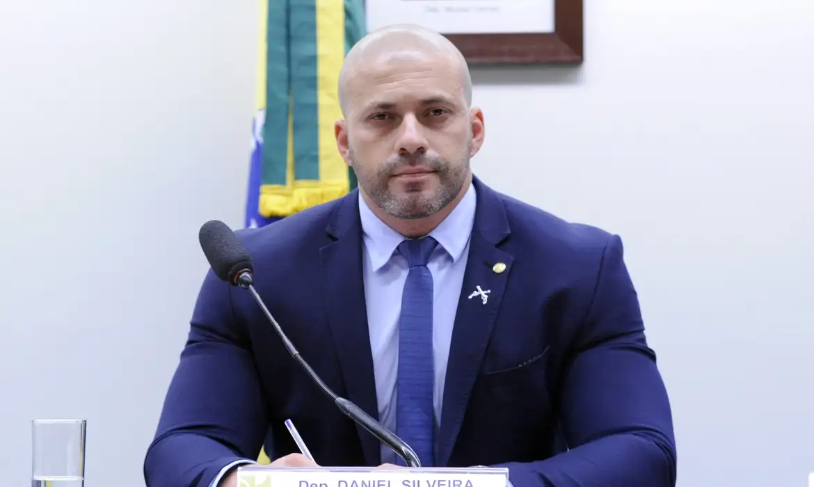 Imagem de Advogado de Daniel Silveira diz que cliente possivelmente contraiu infecção que pode matá-lo se permanecer preso