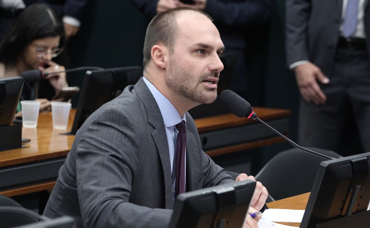 Eduardo Bolsonaro defende anistia para reduzir tarifas dos EUA e evita críticas a Tarcísio