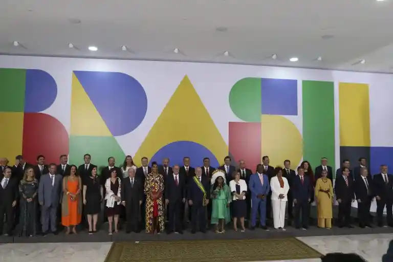 Imagem de Lula reúne ministros para definir reação ao tarifaço dos Estados Unidos