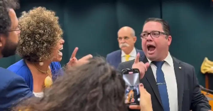 Imagem de Bate-boca entre PSOL e PL marca sessão da Câmara sobre operação no Rio