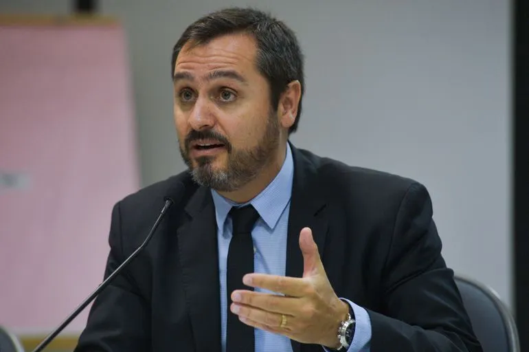 Imagem de Oposição amplia pressão por impeachment de Moraes e pede saída do diretor da PF