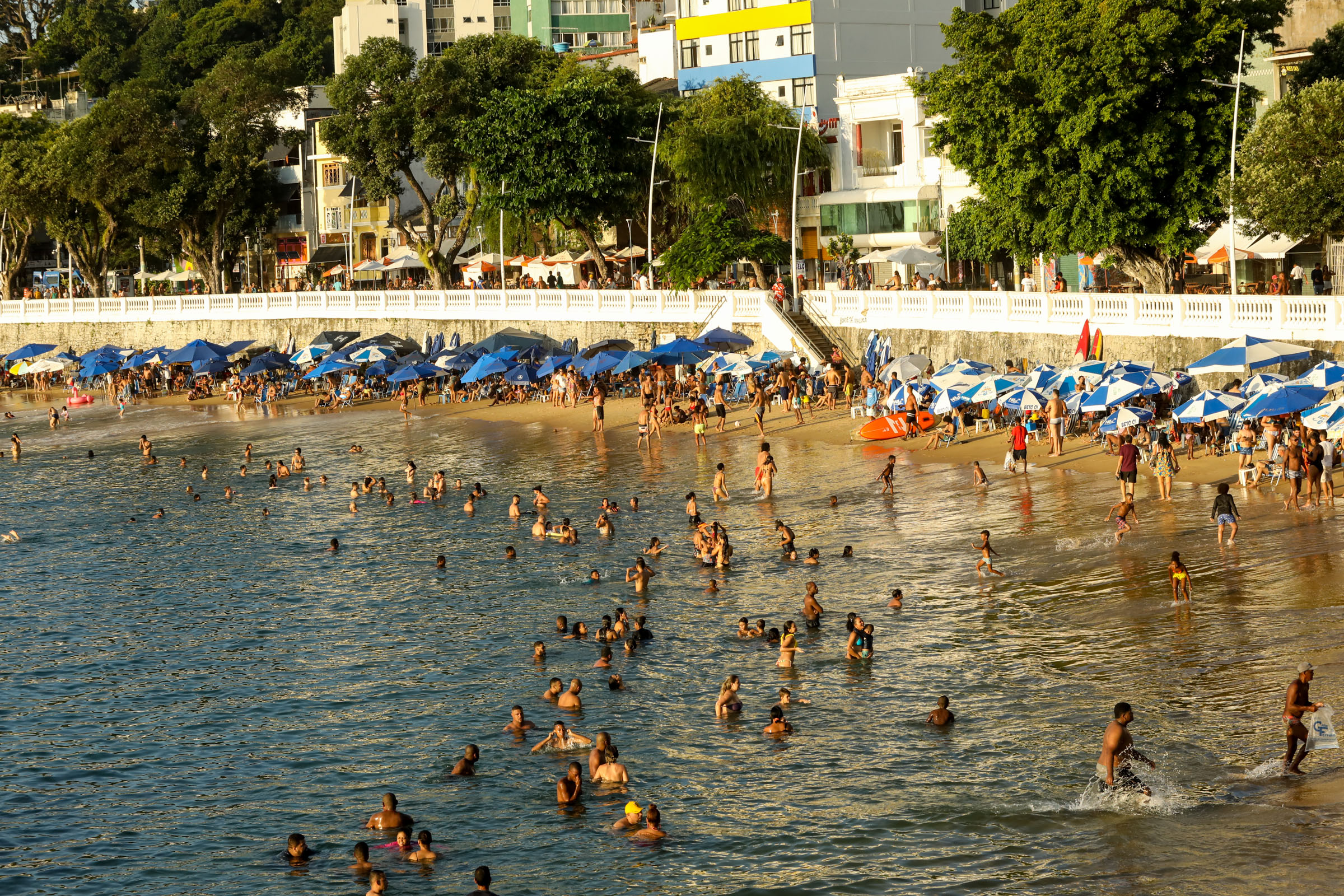 Imagem de Corpo é encontrado na Praia do Porto da Barra, em Salvador