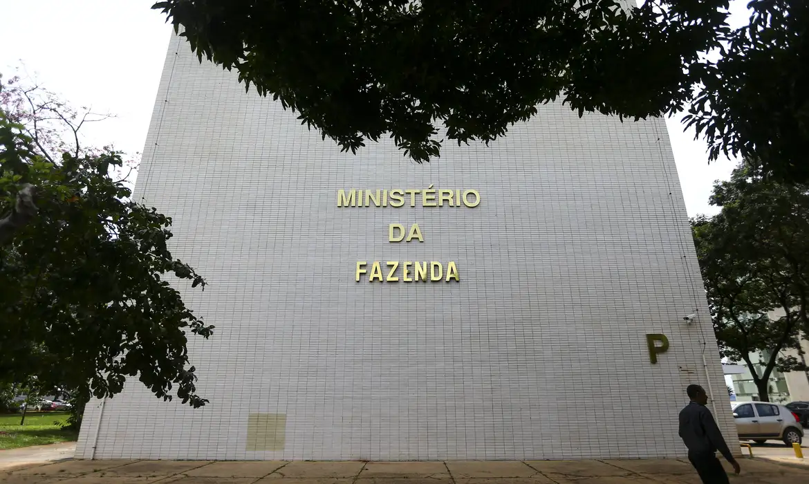 Imagem de MPF e CGU recebem pedidos para investigar compra de R$ 7,5 milhões em equipamentos pela Fazenda