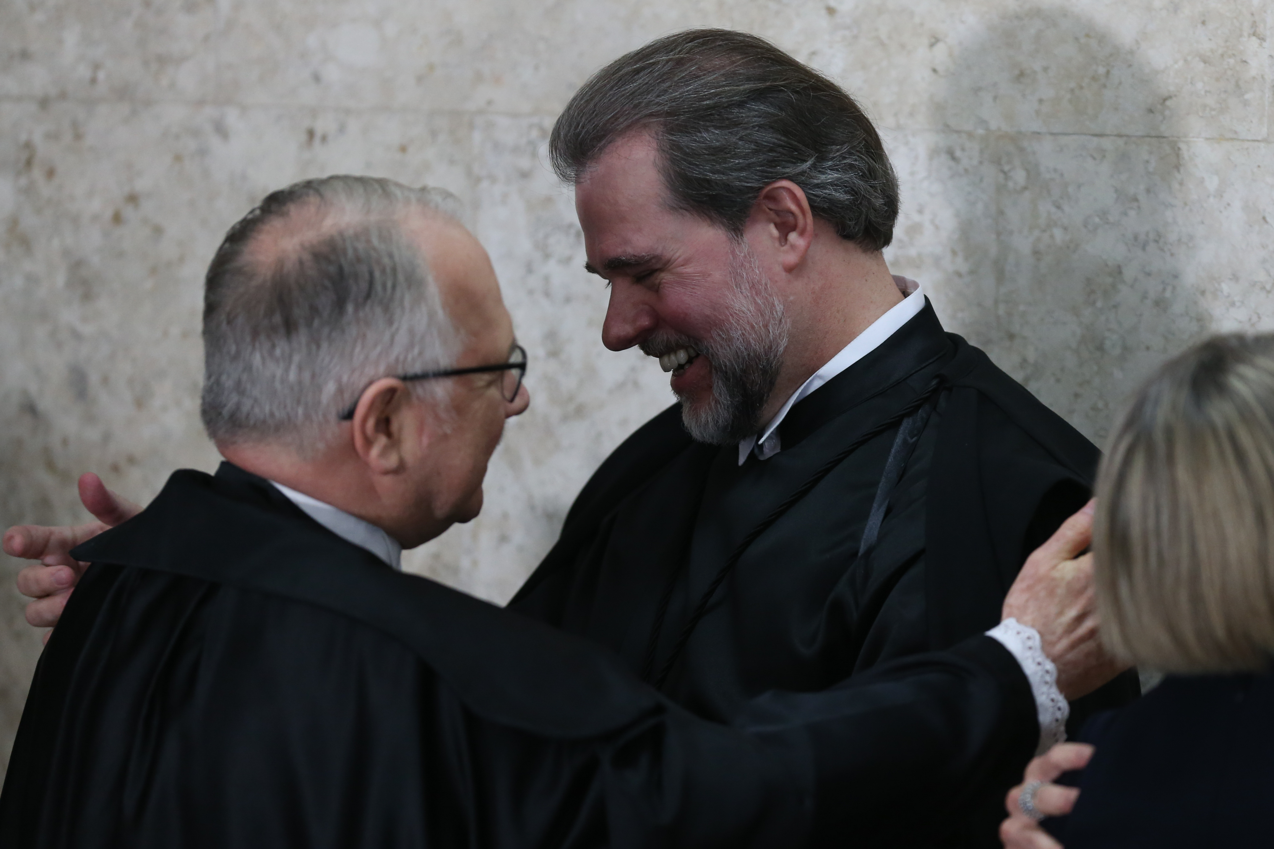 Imagem de Fachin sai em defesa de Toffoli e diz que STF “não se curva a ameaças ou intimidações”