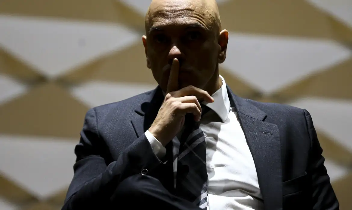 Imagem de Editorial de jornais cobra explicações de ministros do STF sobre caso Banco Master