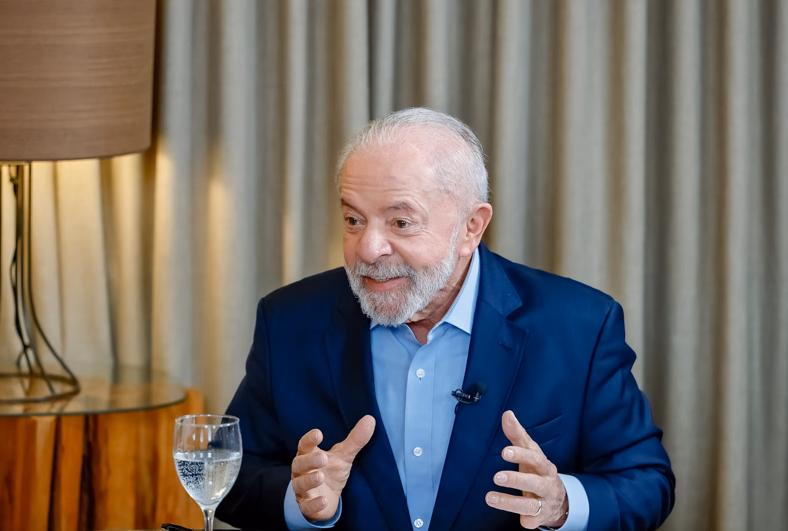 Imagem de Lula afirma que não comprará apoio político e rejeita “chantagem” partidária