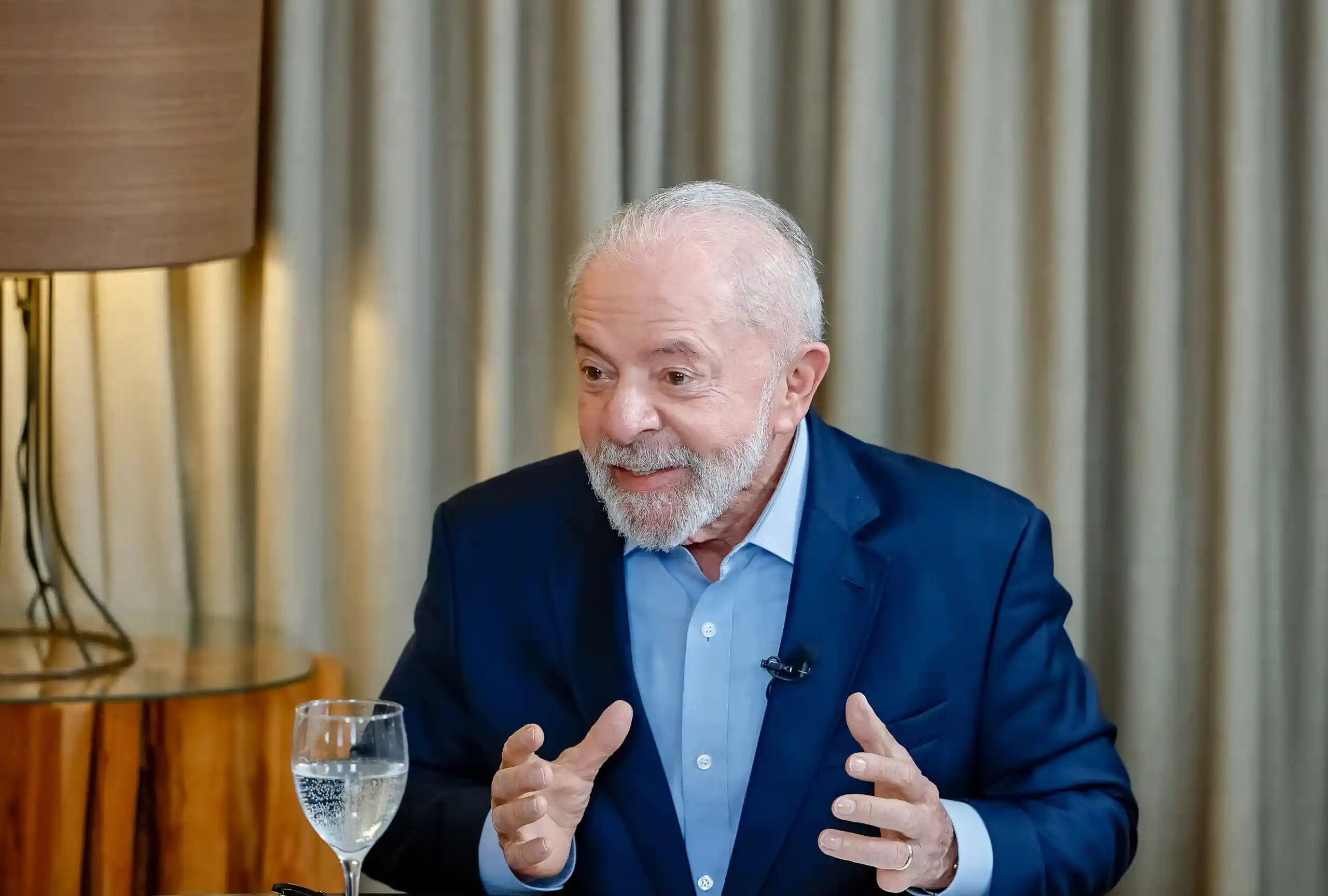 Imagem de Lula afirma que não comprará apoio político e rejeita “chantagem” partidária