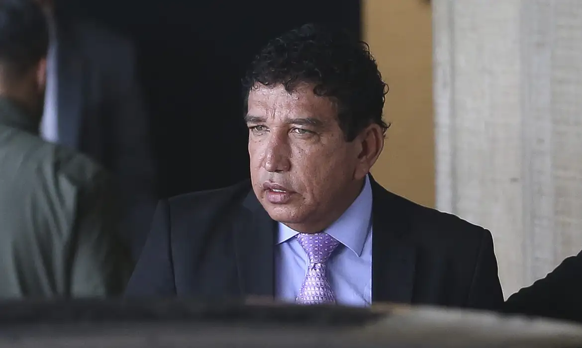 Imagem de Em sabatina, Magno Malta confronta Jorge Messias sobre 8 de janeiro e atuação do STF