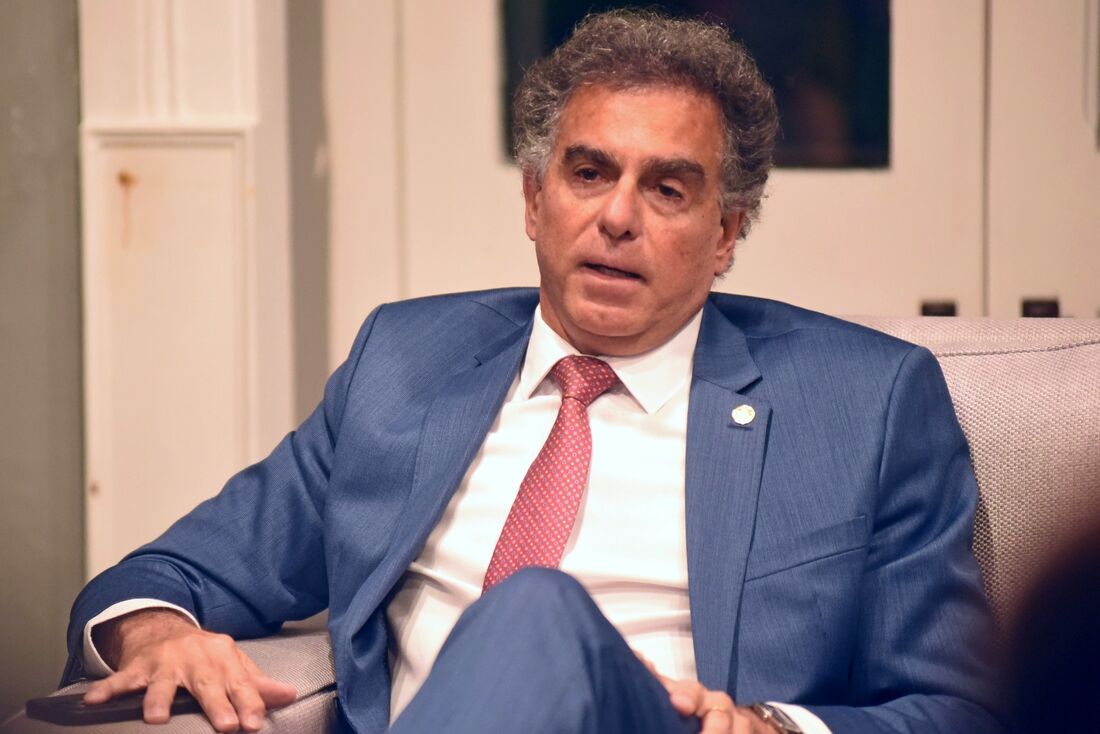 Imagem de Presidente do TST critica supersalários e pede transparência na remuneração dos juízes