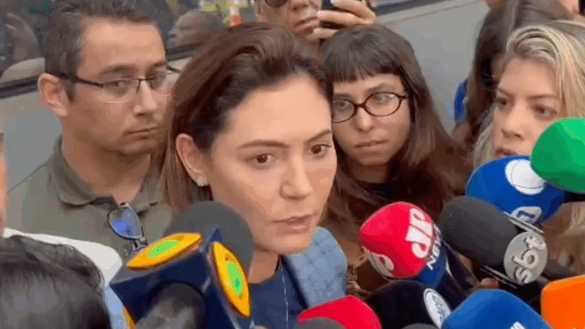 Imagem de “Eu vi Bolsonaro no hospital pedindo para Deus levá-lo”, diz Michelle