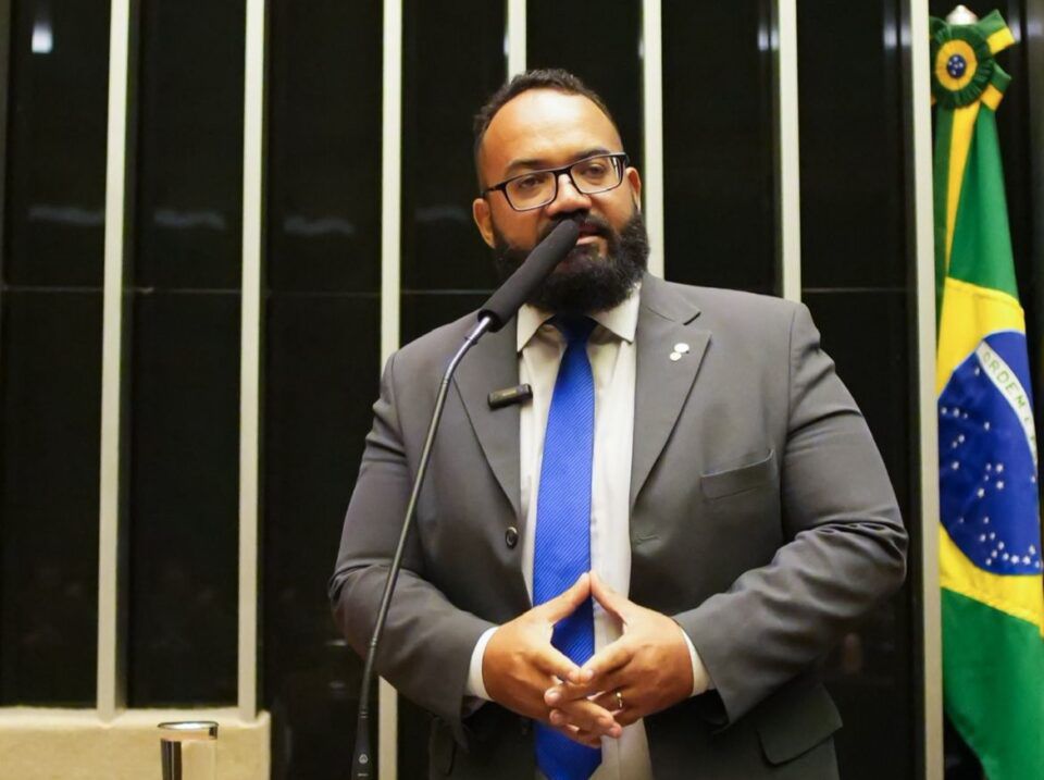 Imagem de Deputado aciona Justiça contra “check-in digital obrigatório” e aponta riscos à privacidade