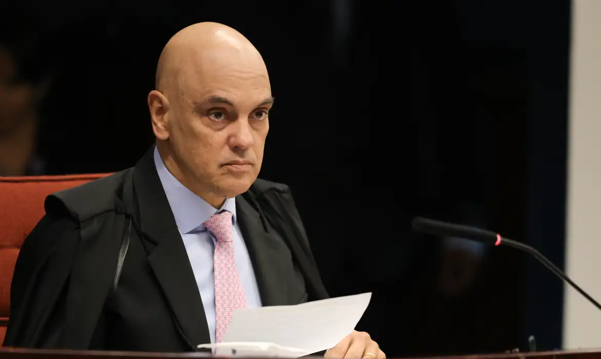 Imagem de Moraes processa senador após fala sobre PCC