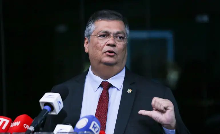 Imagem de Ações de bancos caem com receio de impactos da Lei Magnitsky