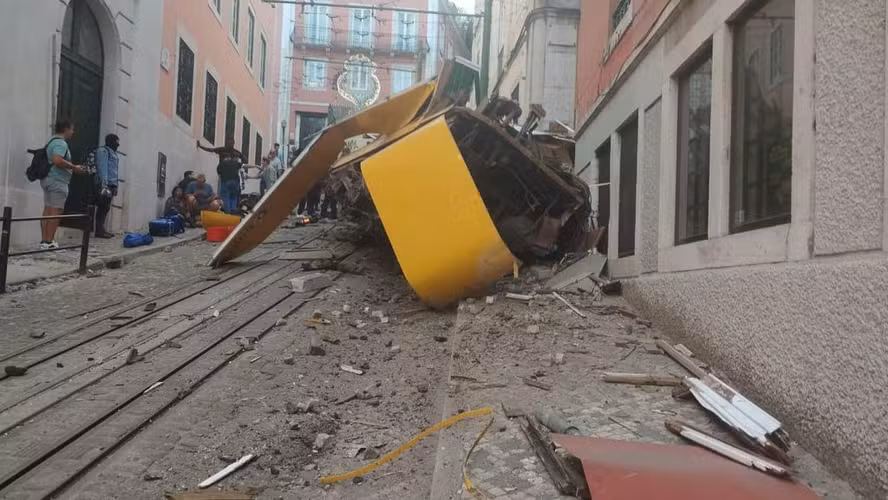 Imagem de Tragédia em Lisboa: sobe para 17 o número de mortos no acidente do Elevador da Glória