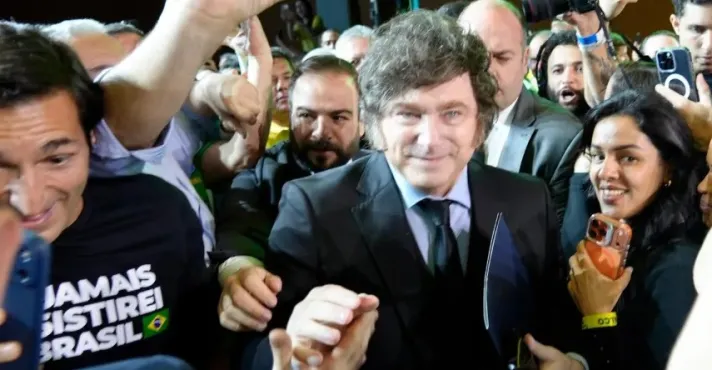 Imagem de PT aciona PGR para investigar convenção do PL que oficializou candidatura de Flávio Bolsonaro