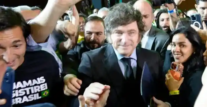 Imagem de PT aciona PGR para investigar convenção do PL que oficializou candidatura de Flávio Bolsonaro