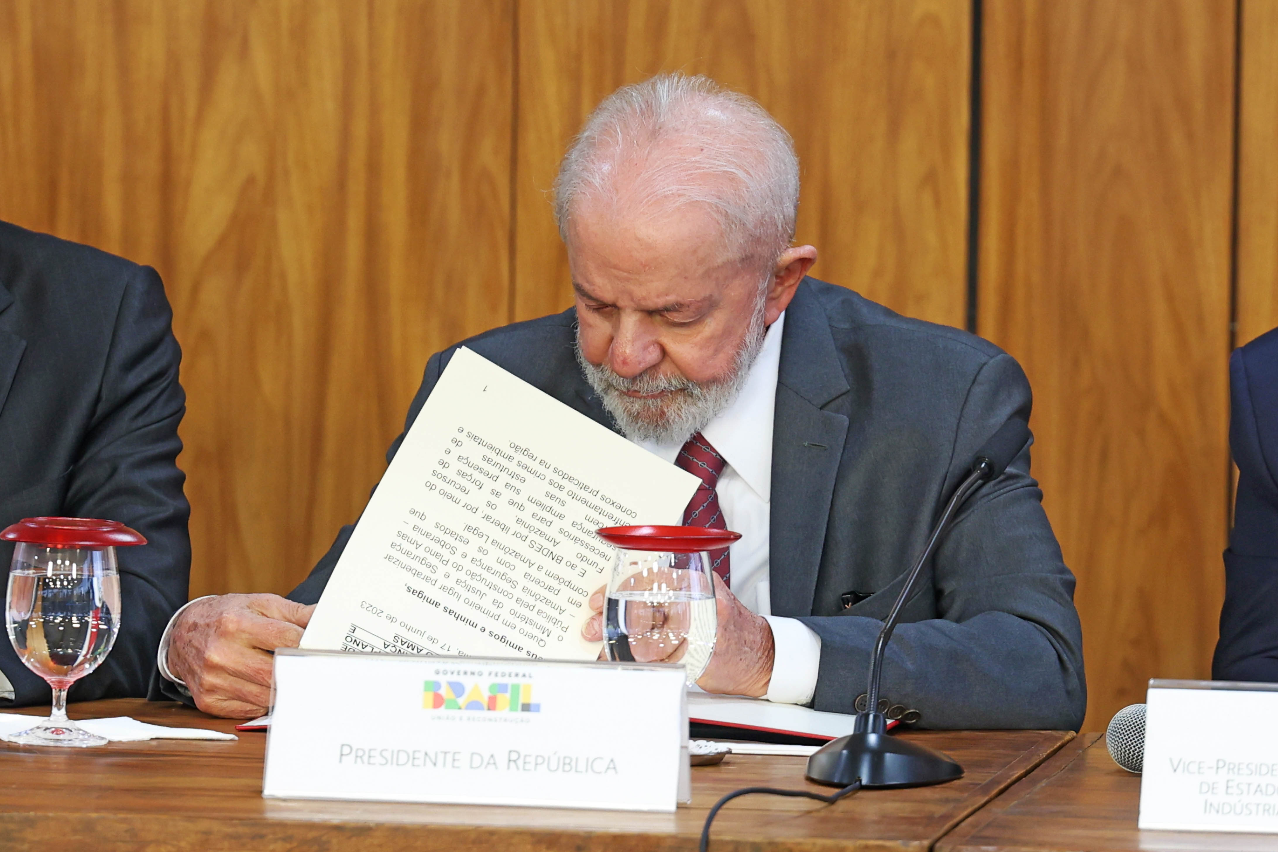 Imagem de Lula convida aliado do grupo Prerrogativas para atuar no jurídico da campanha de 2026