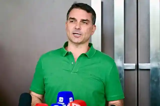 Imagem de ‘Defender mulher sempre foi pauta da direita’, diz Flávio