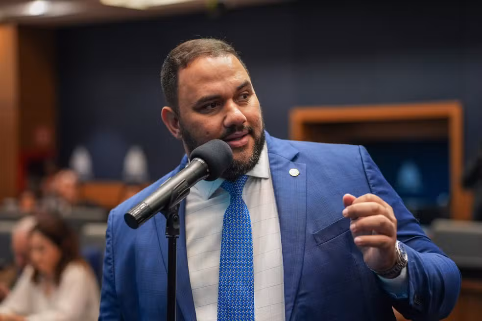 Imagem de Moraes mantém prisão de deputado da Alerj e impede reversão pela Assembleia