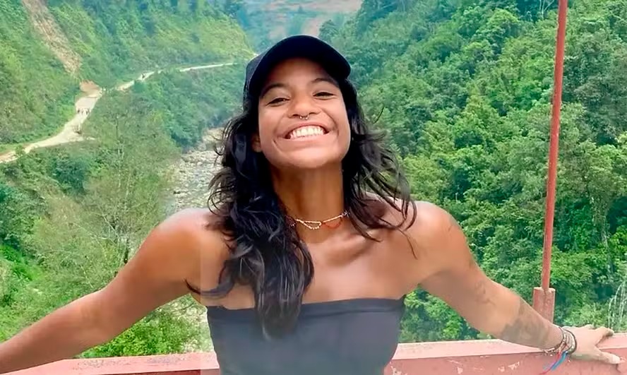 A jovem de 26 anos foi encontrada morta após cair durante uma trilha no vulcão Rinjani, na Indonésia