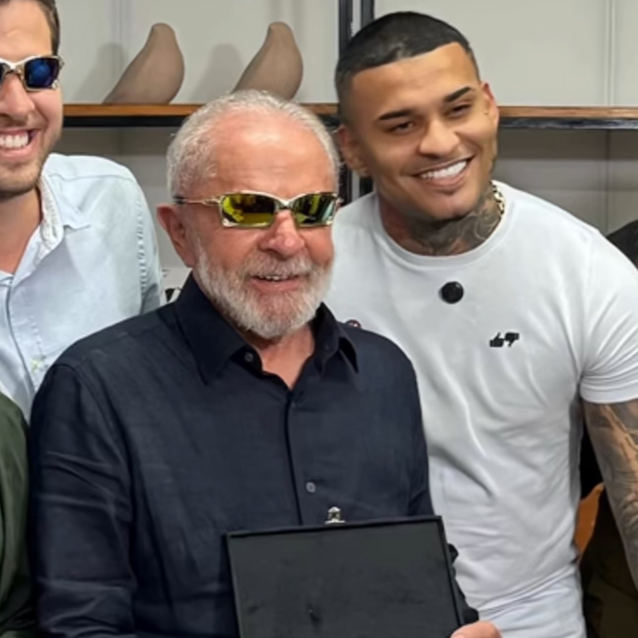 Imagem de Lula se reúne com artista investigado durante visita a Pernambuco