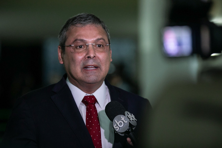 Imagem de Lindbergh pede ao STF revogação da prisão domiciliar de Bolsonaro após fala de Eduardo