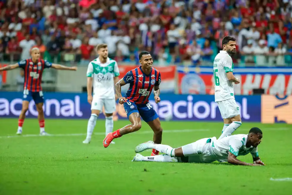 Imagem de Bahia vence o Juventude por 3 a 0 e entra no G-4 do Brasileirão com show de Jean Lucas