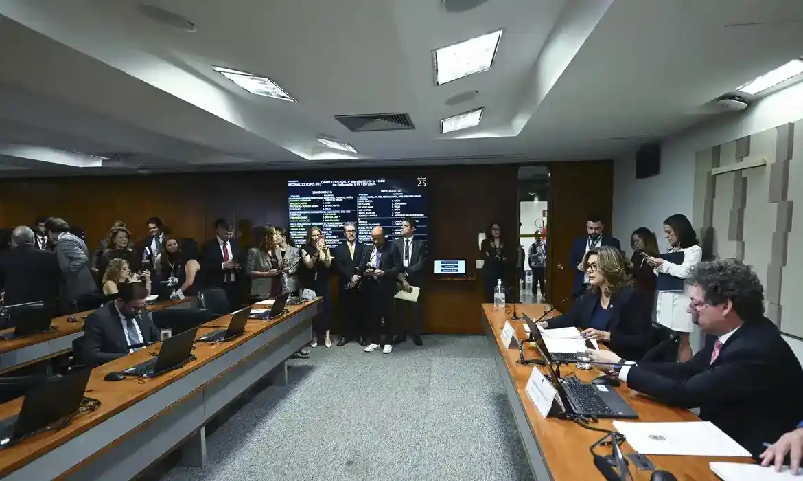 Imagem de Comissão do Congresso avança na análise da “MP das Blusinhas” após sucessivos adiamentos