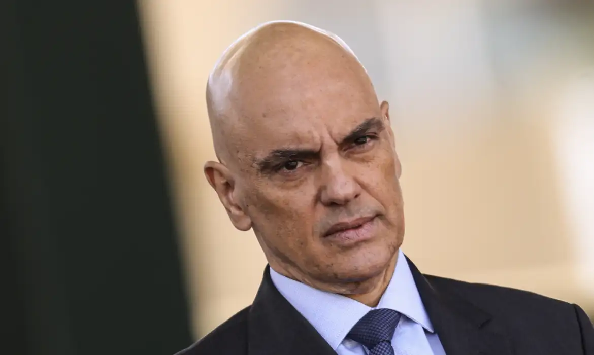 Ministro Alexandre de Moraes determinou que informes sobre tornozeleiras eletrônicas passem a ser enviados diariamente ao STF