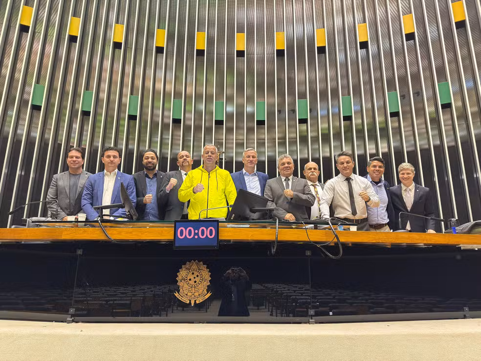 Deputados pernoitaram no Congresso
