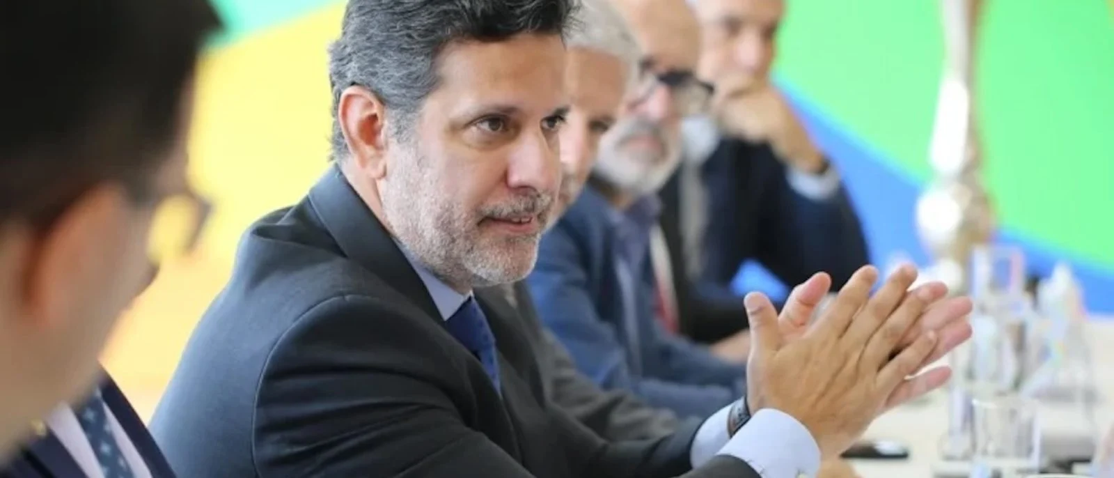 Imagem de Mensagens apontam encontros de ministro da Educação em mansão de Lulinha e Roberta Luchsinger