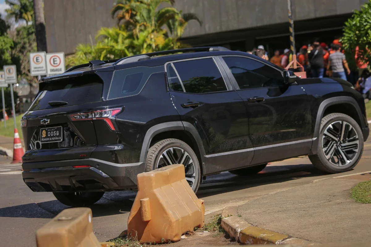 Imagem de Senado dobra gasto com frota e aluga SUVs de luxo com teto solar por R$ 47 milhões