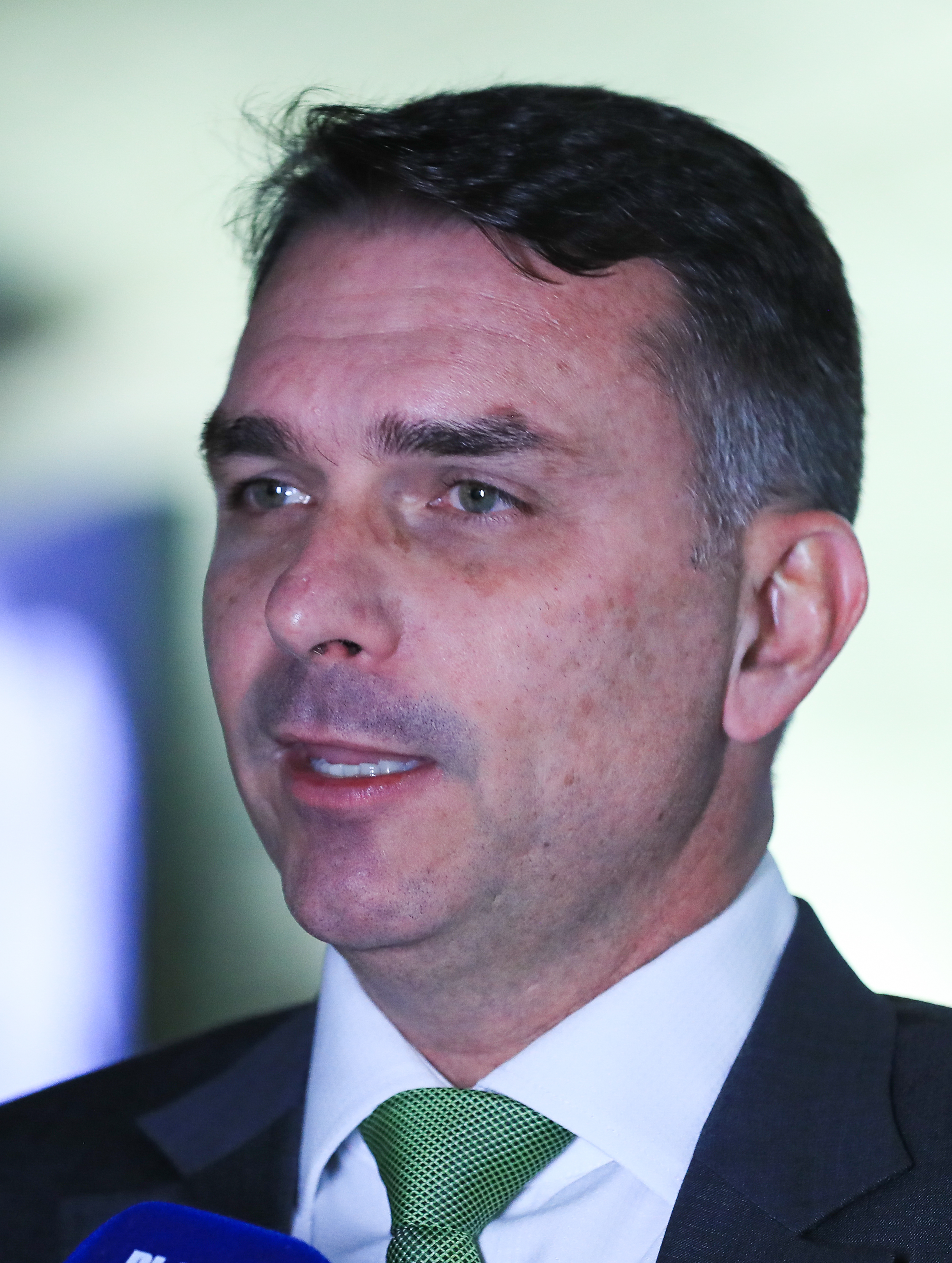 Imagem de Flávio Bolsonaro defende crédito e segurança para o agronegócio em feira no Mato Grosso