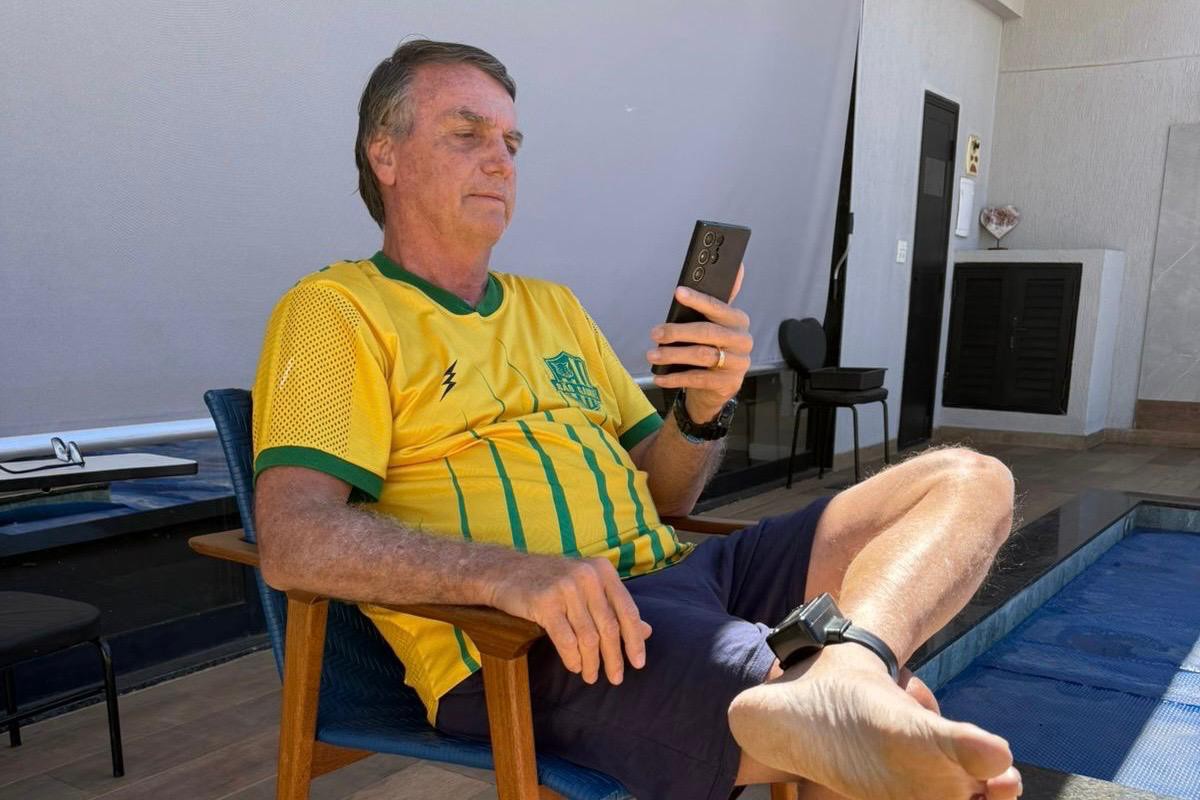 Imagem de Defesa orienta Bolsonaro a não ir ao julgamento no STF