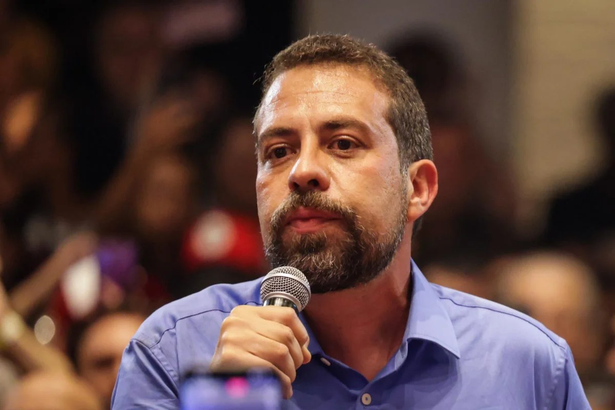 Imagem de Boulos nomeia militante do MTST para comandar Secretaria Nacional de Juventude