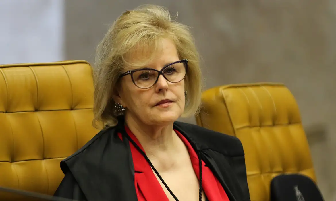 Imagem de Itamaraty concede passaporte diplomático à ex-presidente do STF