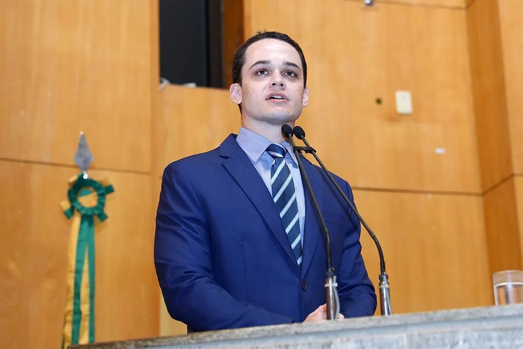 Imagem de Prefeito de Vitória deixa cargo para disputar o governo do Espírito Santo em 2026