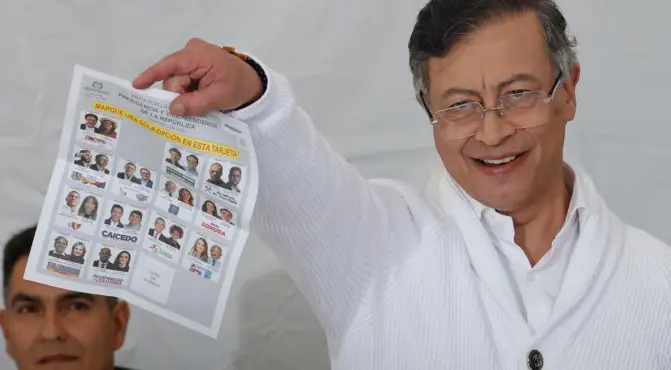 Imagem de Petro questiona apuração preliminar na Colômbia e anuncia contestação judicial após 1º turno