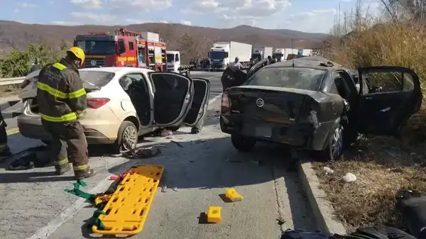 Imagem de Acidente durante fuga policial deixa sete mortos na BR-251; quatro vítimas eram da Bahia