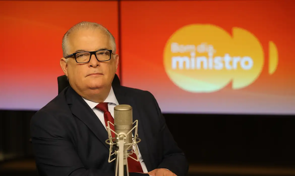 Imagem de Comissão de Ética impõe quarentena remunerada a ex-ministro de Lula após saída do governo