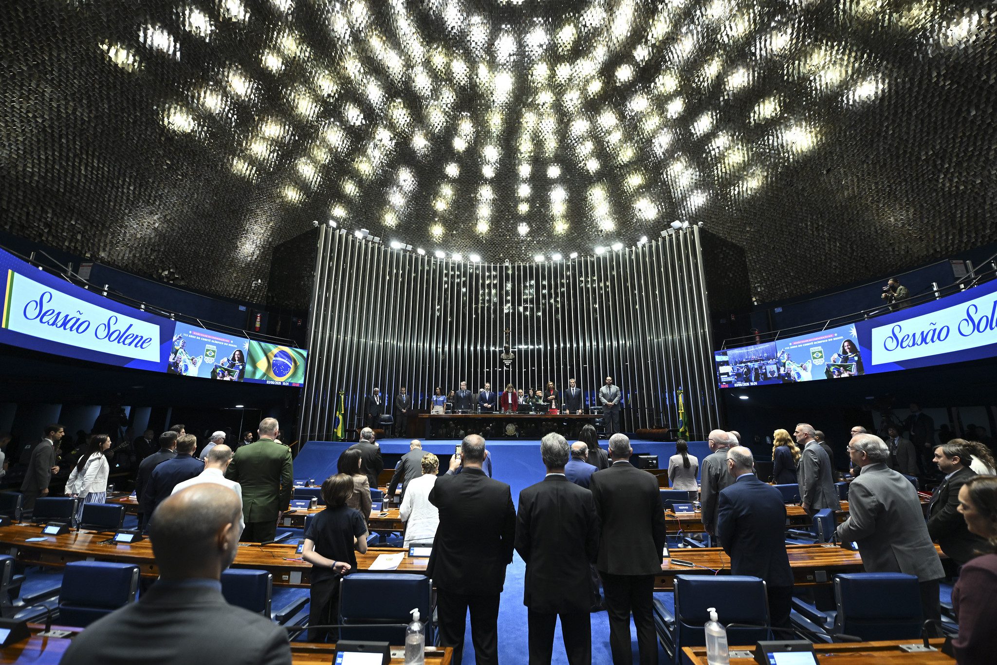 Imagem de Senadores bolsonaristas apresentam emendas para alterar PEC do fim da escala 6×1