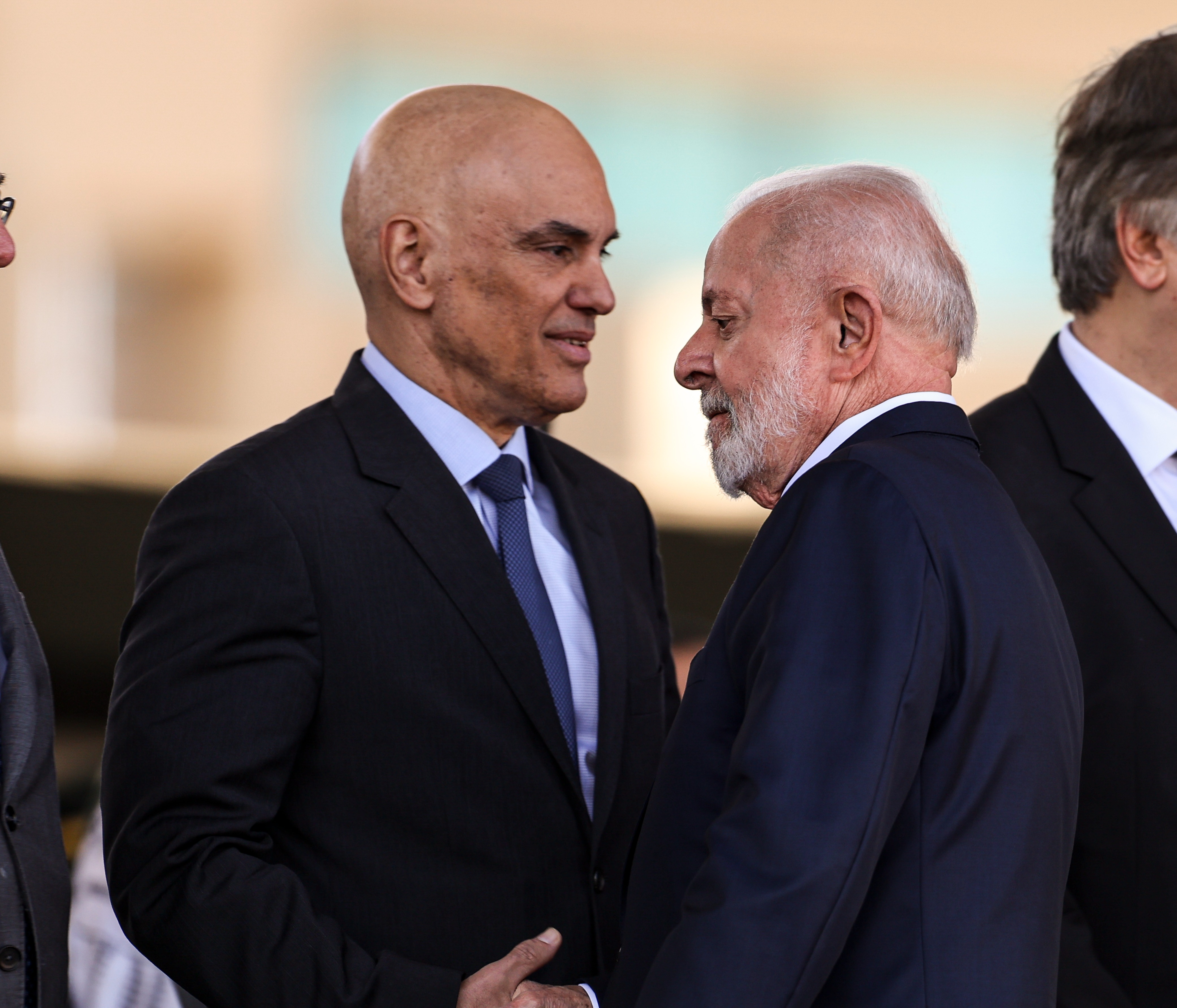 Imagem de Ministros do STF articulam reaproximação entre Lula e Alexandre de Moraes