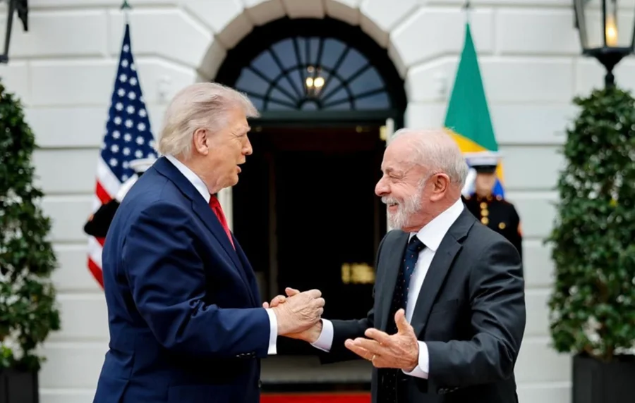 Imagem de Trump classifica encontro com Lula na Casa Branca como “muito produtivo”