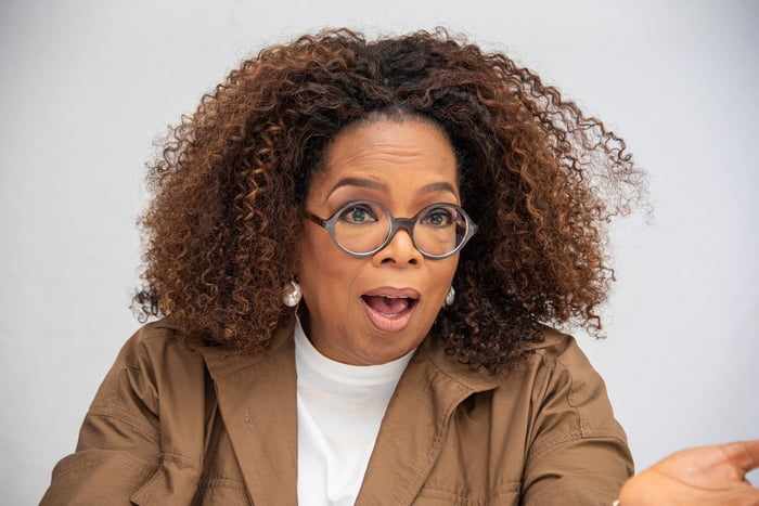 Imagem de Oprah é acusada de bloquear estrada durante alerta de tsunami no Havaí
