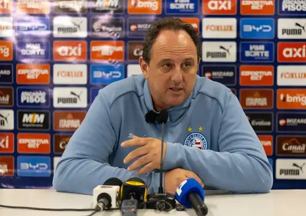 Imagem de Rogério Ceni critica arbitragem após derrota do Bahia para o Fluminense