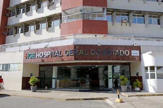 Imagem de Médicos do HGE denunciam quatro meses sem salário